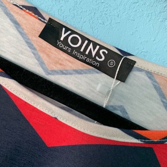 Yoins Chevron Cold Shoulder Top - Picture 3 of 7